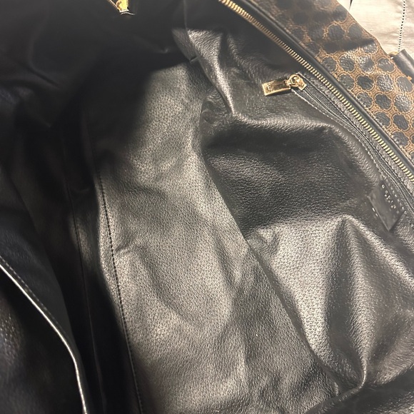 Celine duffle with lock and key- very good condition- very little wear - Picture 5 of 8